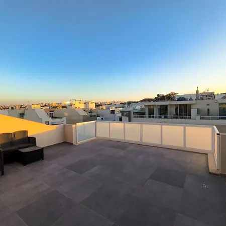 2 Bedroom 2 Bathroom Penthouse * Is-Swieqi